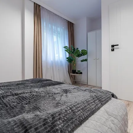 Apartly - &a Апартаменты *